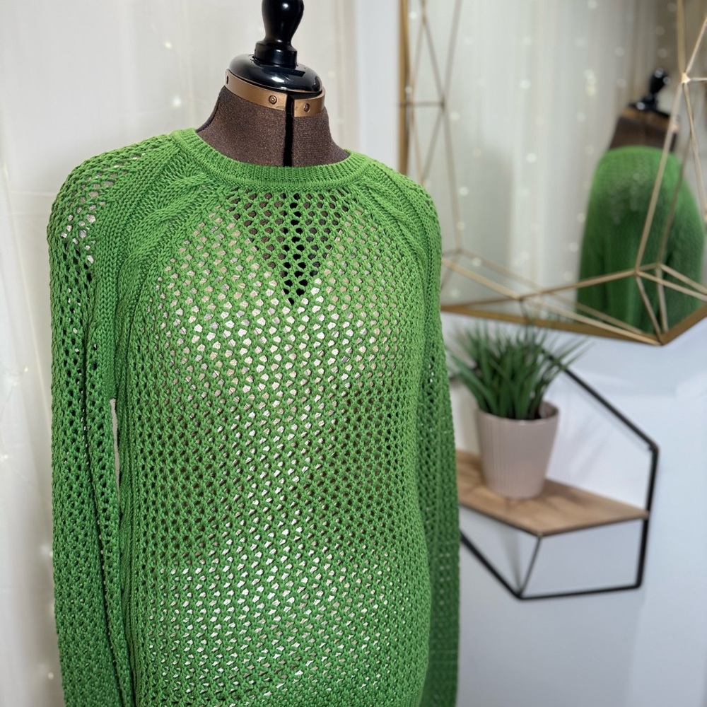 Lovely Open Knit Sweater-Sz L